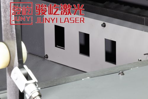 Fully Enclosed Fiber Laser Cutting Machine (High Power)